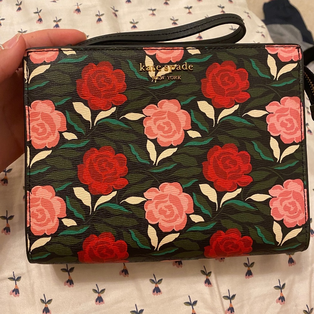 Brand New Kate Spade Black Roses Wristlet